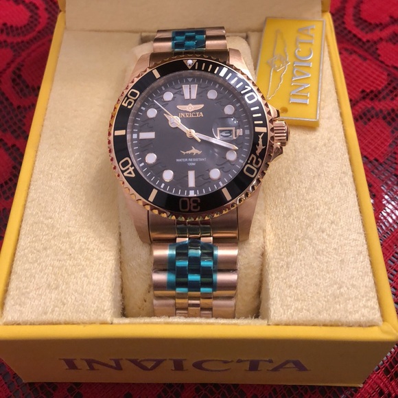 Men’s Invicta pro diver watch